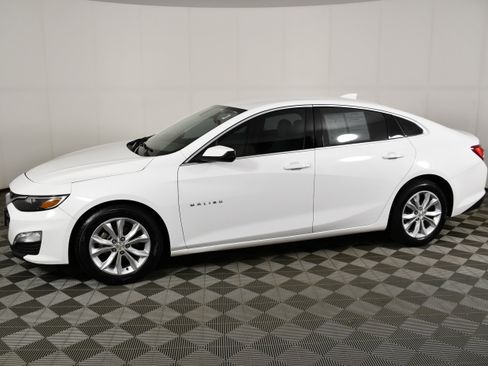 Used 2022 Chevrolet Malibu LT FWD image 9