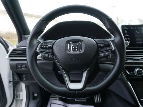 Used 2018 Honda Accord Sport image 29