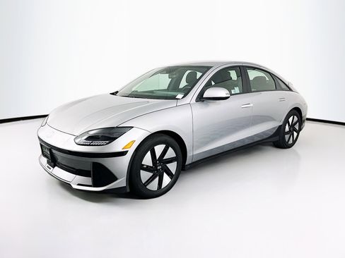 Used 2024 Hyundai Ioniq 6 SE image 3