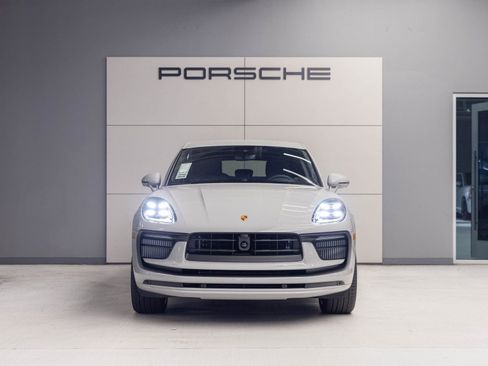 Certified 2026 Porsche Macan S AWD/4WD image 10