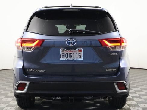 Used 2019 Toyota Highlander Limited w/ Carpet Mat Package (TMS) AWD/4WD image 5