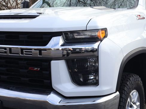 Used 2022 Chevrolet Silverado 2500 LT w/ Convenience Package image 4