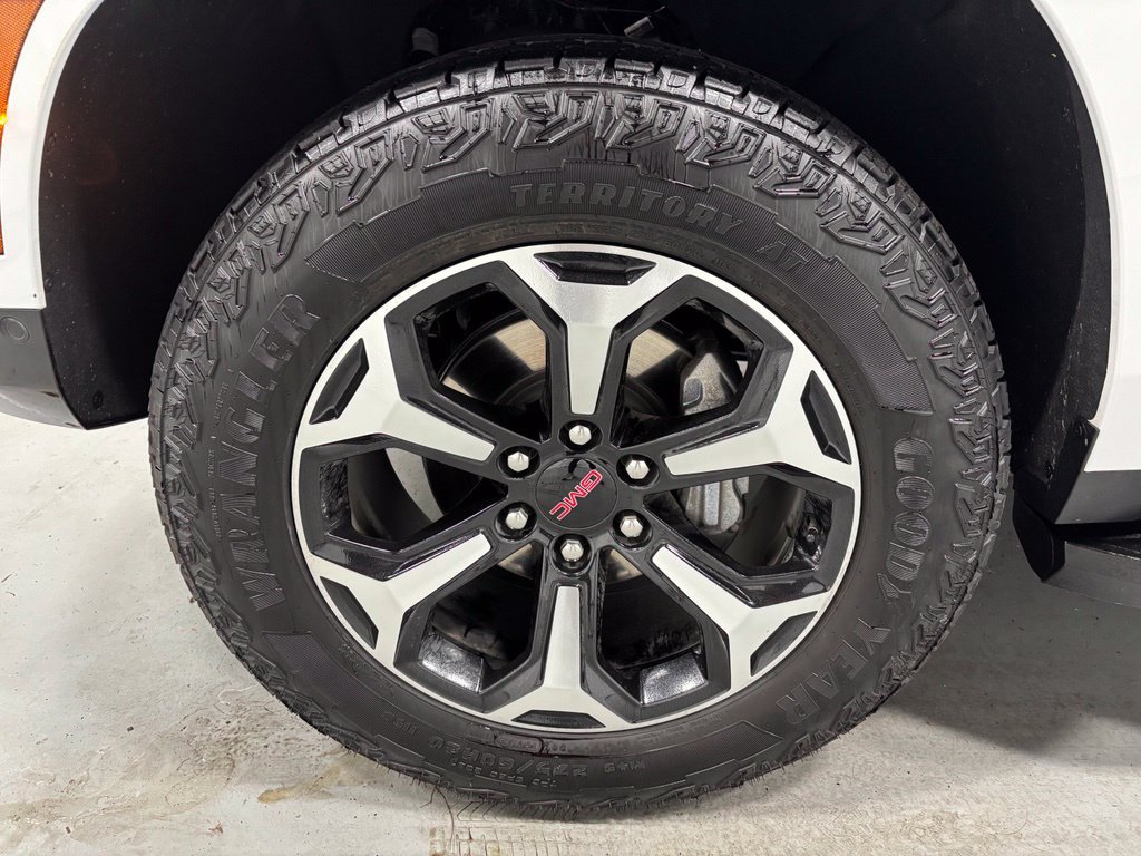 Used 2026 GMC Yukon XL AT4 AWD/4WD image 64