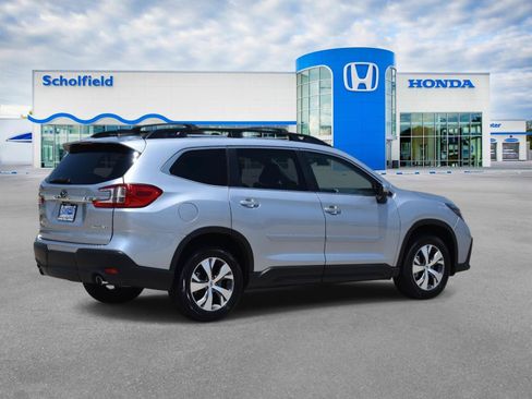 Used 2025 Subaru Ascent Premium AWD/4WD image 3