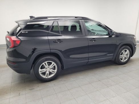 Used 2024 GMC Terrain SLE w/ Driver Convenience Package FWD image 10