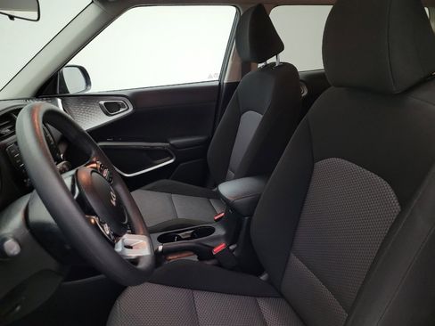 Used 2024 Kia Soul LX w/ Option Group 015 image 17