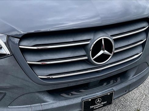 Used 2022 Mercedes-Benz Sprinter 2500 image 32