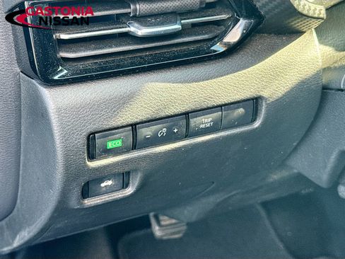 Used 2020 Nissan Sentra SV FWD image 13