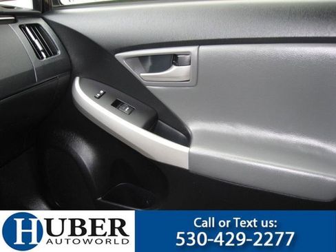 Used 2015 Toyota Prius Two image 10