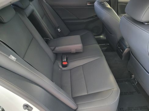 Certified 2025 Lexus IS 300 F Sport image 16