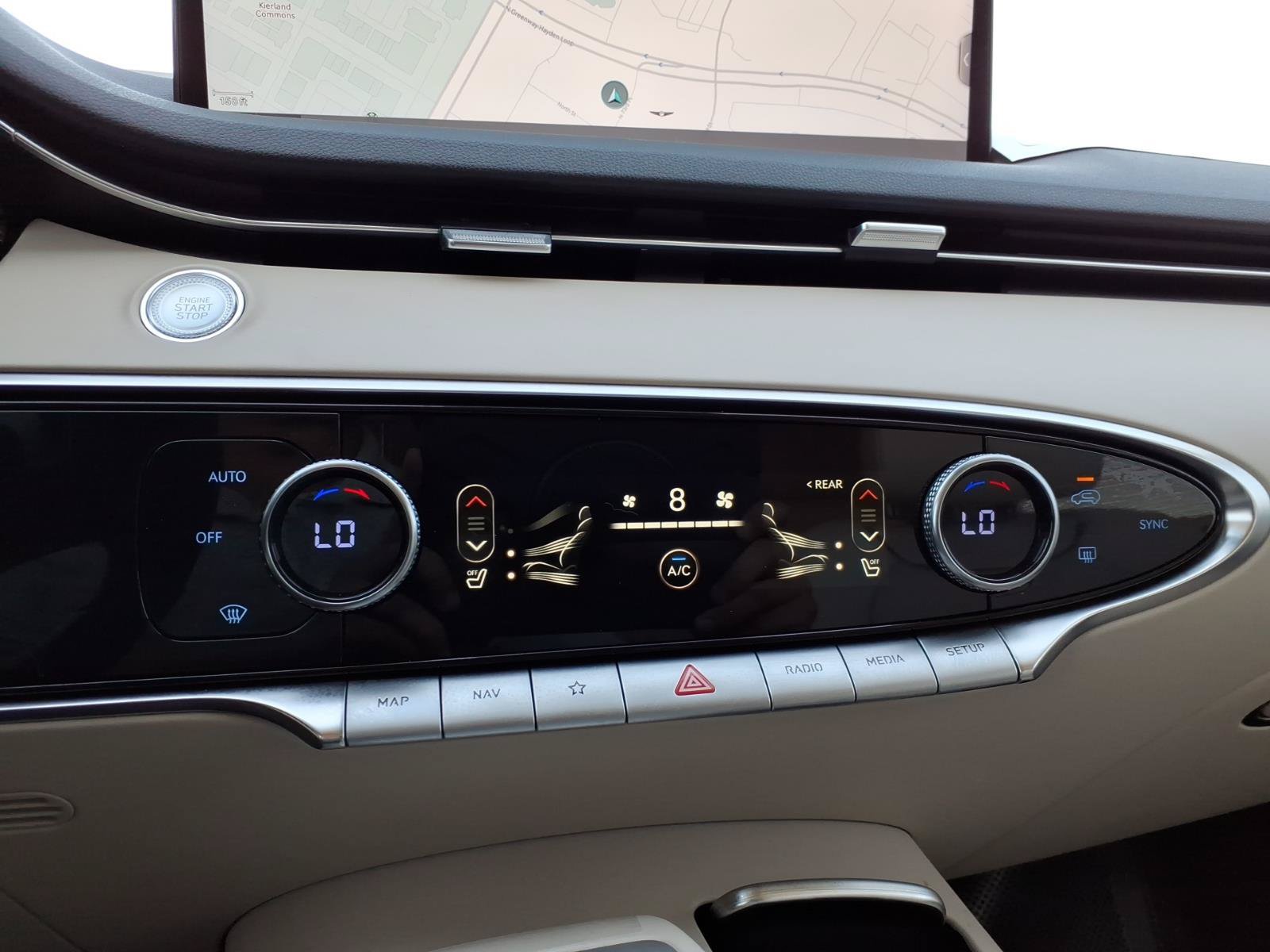 Certified 2022 Genesis GV70 2.5T AWD/4WD image 24