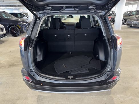 Used 2018 Toyota RAV4 XLE image 12