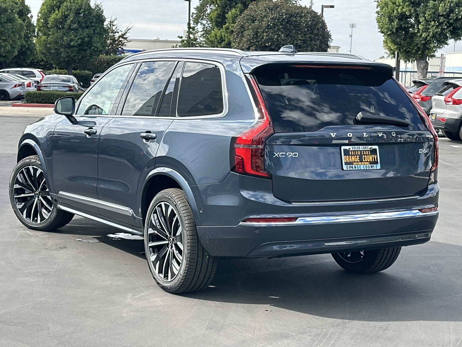 Used 2026 Volvo XC90 B6 Plus w/ Protection Package Premier AWD/4WD image 5