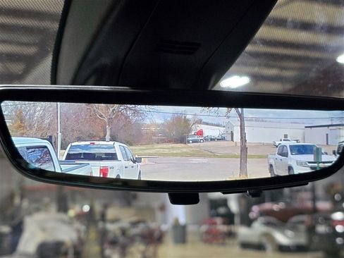 Used 2021 Chevrolet Tahoe High Country w/ Premium Package image 17