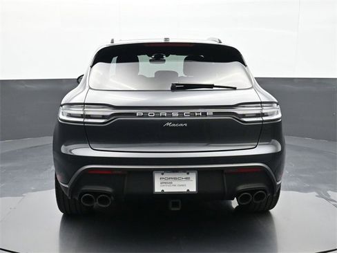 Used 2025 Porsche Macan image 19