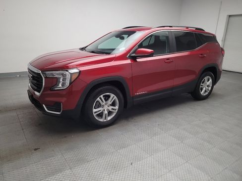 Used 2023 GMC Terrain SLE w/ Driver Convenience Package FWD image 2