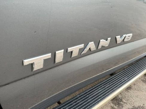 Used 2019 Nissan Titan SV w/ SV Convenience Package AWD/4WD image 12