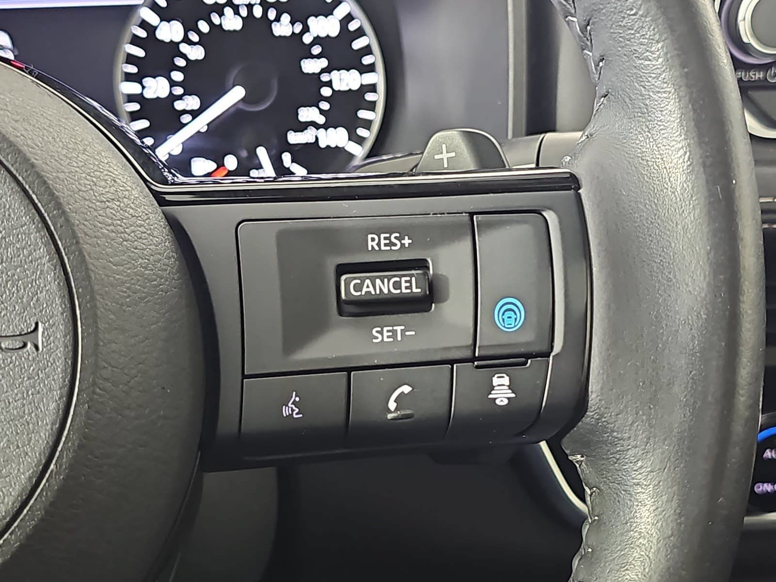 Used 2023 Nissan Rogue SV w/ SV Premium B Package FWD image 18