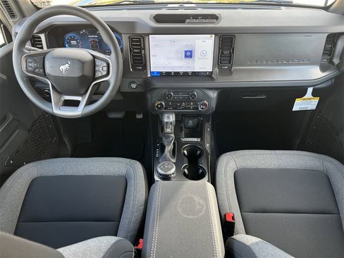 New 2025 Ford Bronco 4-Door image 2