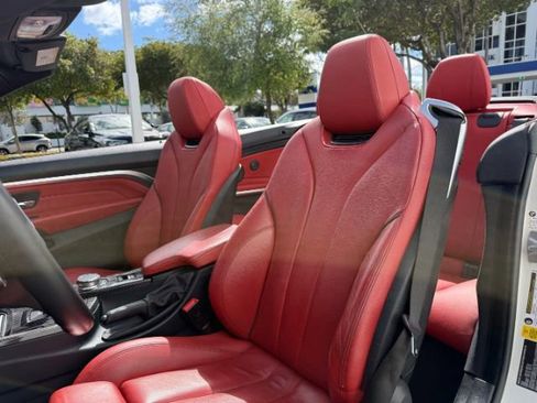 Used 2019 BMW 440i Convertible image 10