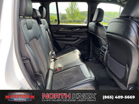 Used 2024 Jeep Grand Cherokee Altitude AWD/4WD image 22