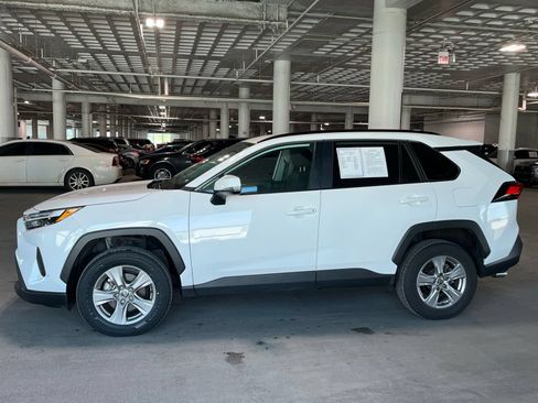 Used 2025 Toyota RAV4 XLE AWD/4WD image 7
