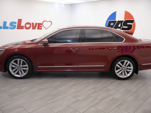 Used 2016 Volkswagen Passat 1.8T SEL Premium FWD image 2