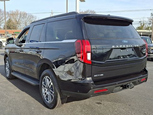 Used 2025 Ford Expedition Active image 4