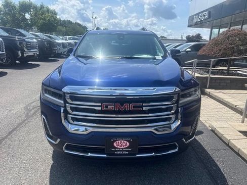 Used 2023 GMC Acadia SLT w/ Preferred Package AWD/4WD image 2