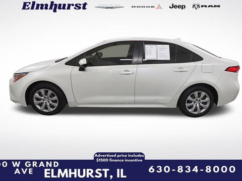 Used 2020 Toyota Corolla LE image 2