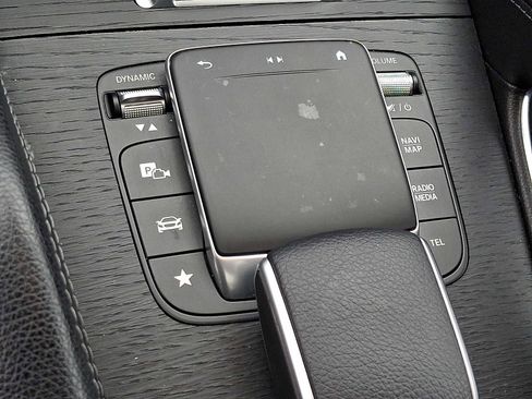 Used 2022 Mercedes-Benz GLE 350 4MATIC image 25