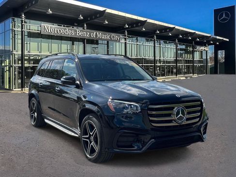 Used 2026 Mercedes-Benz GLS 450 4MATIC image 1