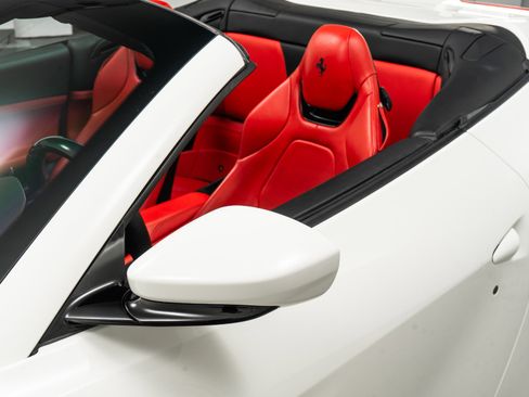 Used 2020 Ferrari Portofino image 32