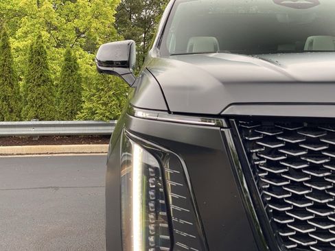 Used 2026 Cadillac Escalade Platinum Sport AWD/4WD image 38