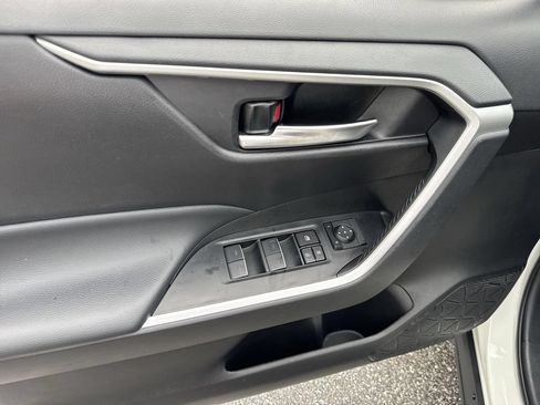 Used 2024 Toyota RAV4 XLE FWD image 40