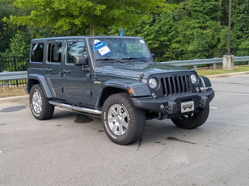 Used 2018 Jeep Wrangler Unlimited Sport AWD/4WD image 2