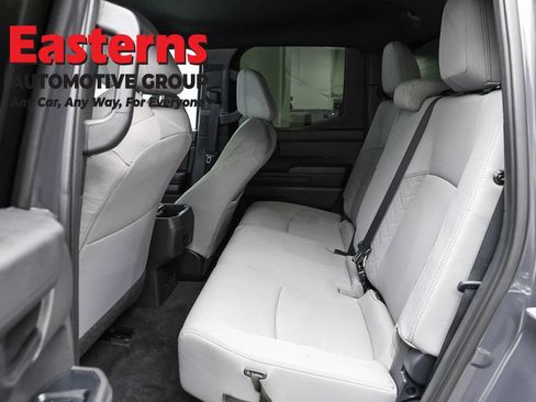 Used 2025 Toyota Tacoma SR5 AWD/4WD image 21