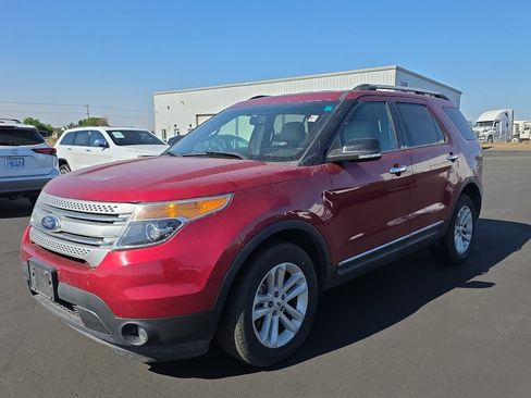 Used 2013 Ford Explorer XLT AWD/4WD image 3