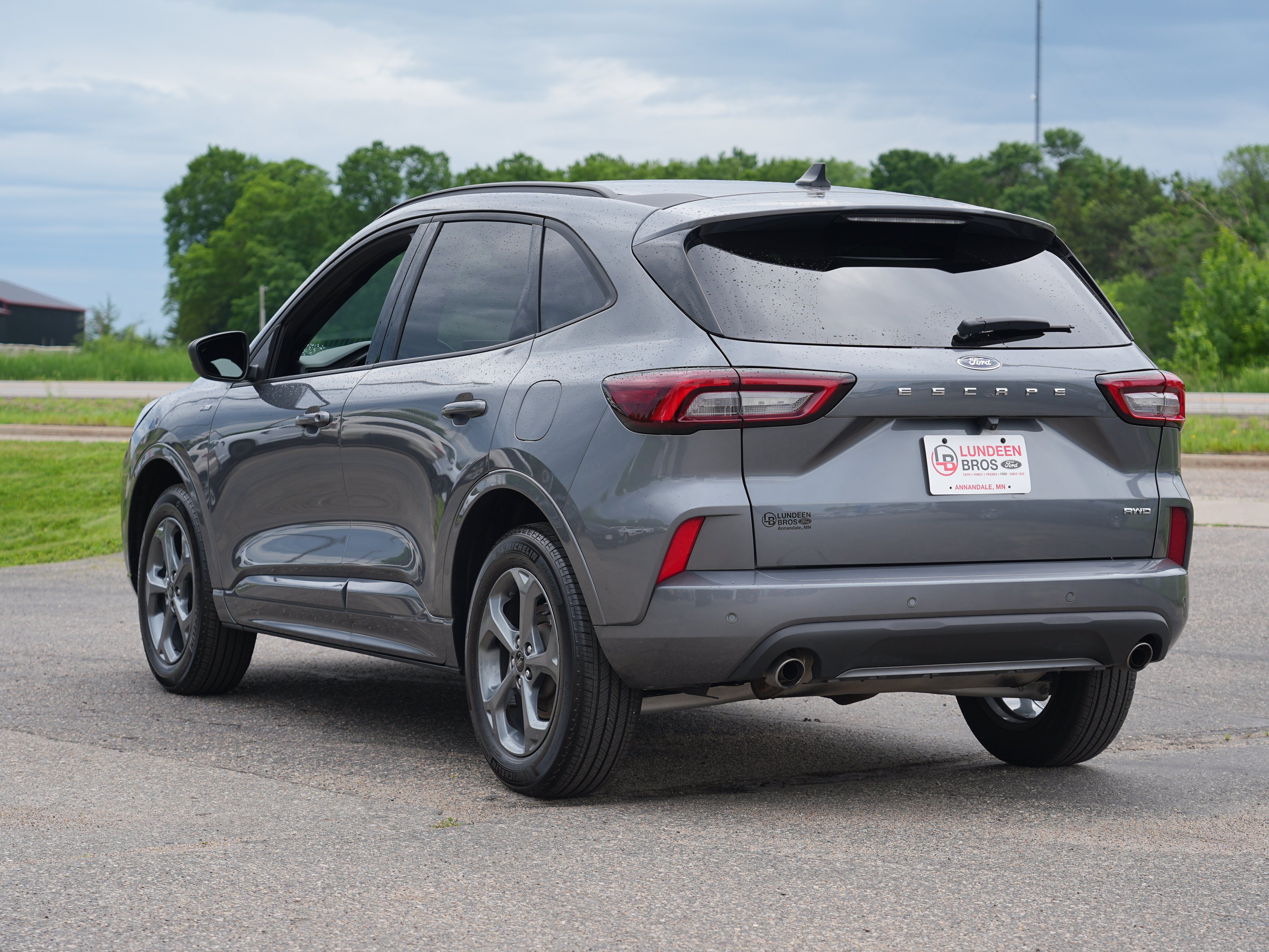 Used 2024 Ford Escape ST-Line w/ Tech Pack #1 AWD/4WD image 6