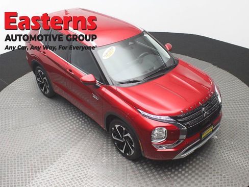 Used 2023 Mitsubishi Outlander SEL AWD/4WD image 3