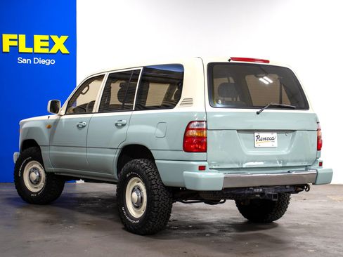 Used 2001 Toyota Land Cruiser image 3