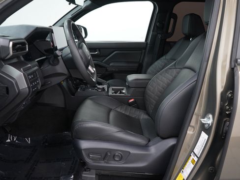 Used 2024 Toyota Tacoma TRD Off-Road image 25