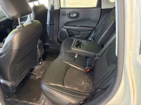 Used 2021 Jeep Compass Latitude w/ Sun and Sound Group AWD/4WD image 9