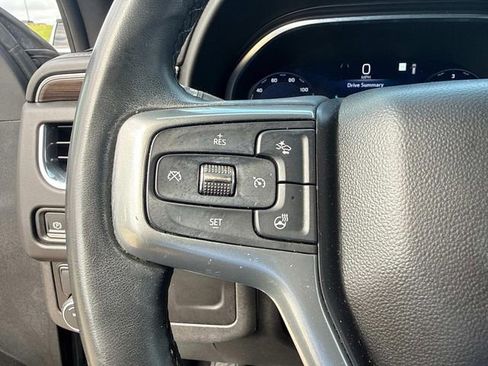Used 2023 Chevrolet Suburban LT w/ Luxury Package RWD image 30