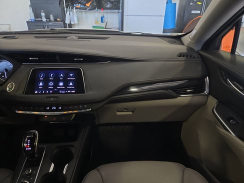 Used 2023 Cadillac XT4 Premium Luxury w/ Driver Assist Package FWD image 20