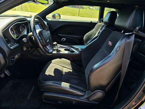 Used 2015 Dodge Challenger R/T Scat Pack w/ Leather Interior Group RWD image 12