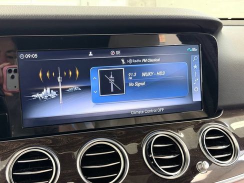 Used 2019 Mercedes-Benz E 300 image 57