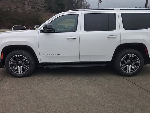 Used 2024 Jeep Wagoneer Series II image 17