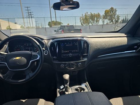 Used 2023 Chevrolet Traverse LT FWD image 5