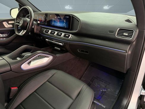 Used 2025 Mercedes-Benz GLS 450 4MATIC w/ AMG Line Exterior image 21